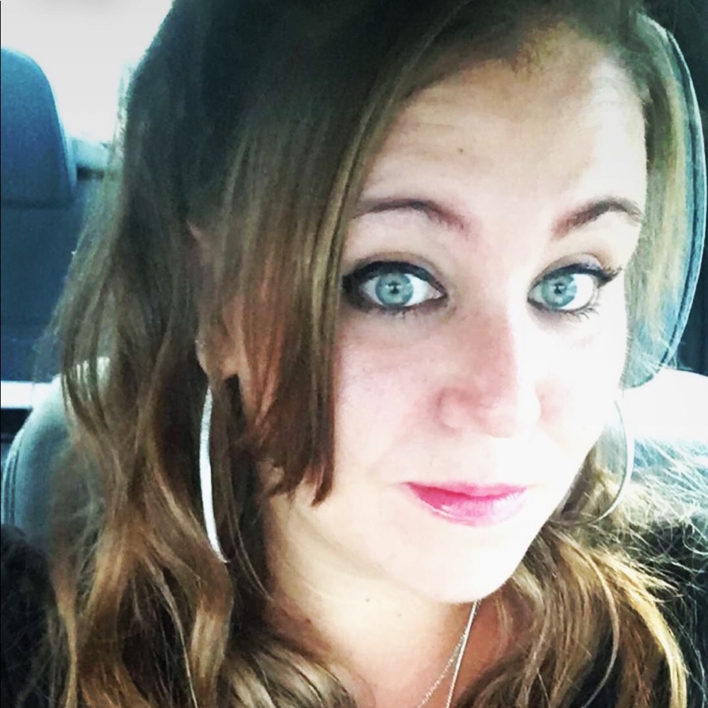 Meet your Posher, Carrie
